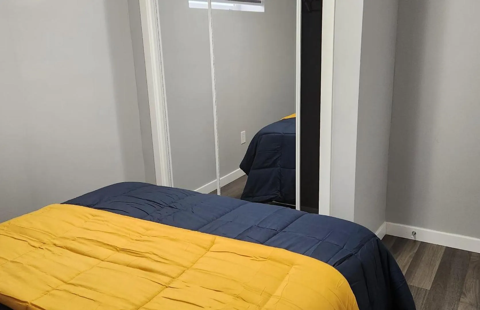 Entire Basement Suite With Private Entrance Winnipeg 0*,